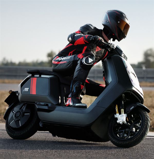 电摩上市；小米支架式自拍杆Mini版开售尊龙凯时网小牛NX Hyper赛道风格(图3)