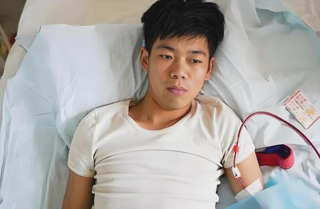 也要换苹果手机”的安徽高中生现状令人感慨尊龙凯时人生就是搏平台13年前那个“卖肾(图4)
