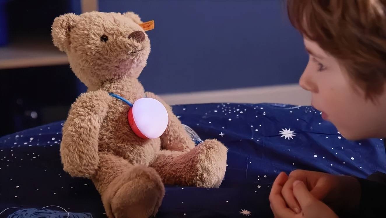 智能硬件、AI大事件 嘉宾商学年终盘点z6尊龙·中国网站2025产业链黑马、(图3)